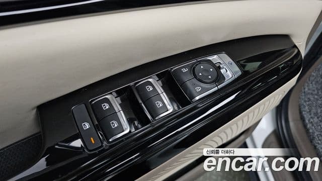 Kia Carnival 2022 — ფოტო 13/20