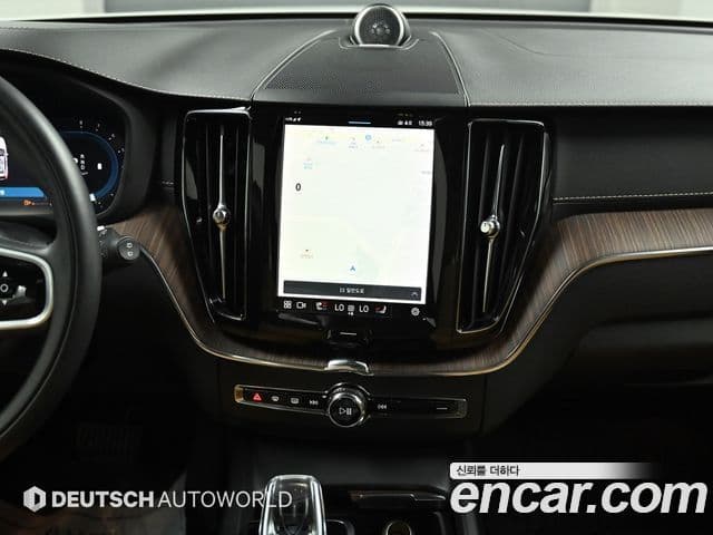 Volvo XC60 2022 — Şəkil 13/20
