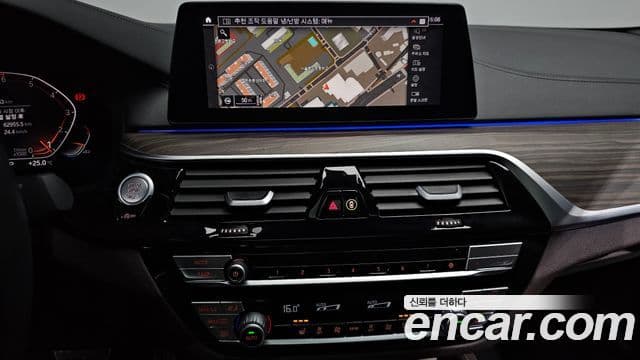 BMW 5 Series 2020 — Фото 15/20