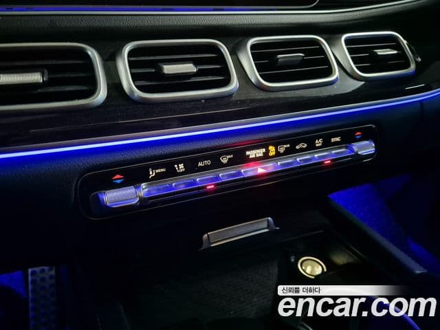 Mercedes-Benz GLE-Class 2021 — ფოტო 15/20