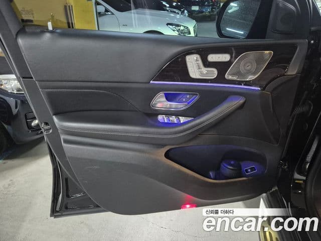 Mercedes-Benz GLE-Class 2021 — ფოტო 18/20
