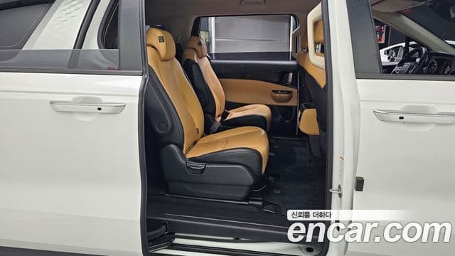 Kia Carnival 2023 — Şəkil 12/20