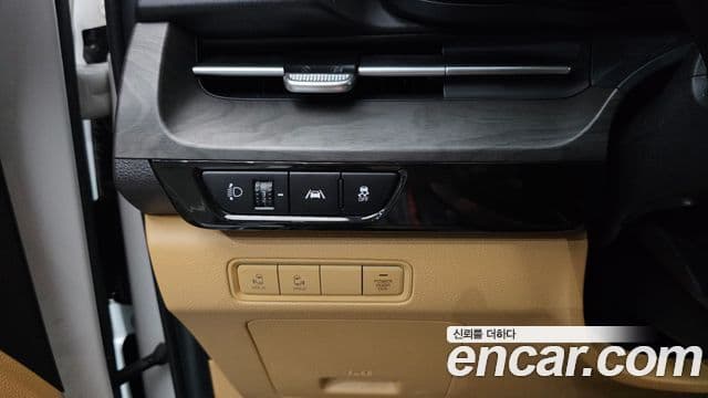Kia Carnival 2023 — Şəkil 17/20