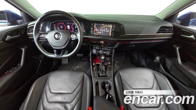 Volkswagen Jetta 2021 — ფოტო 7/20