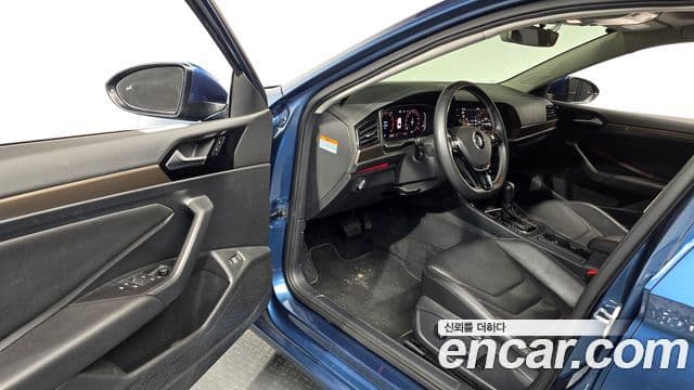 Volkswagen Jetta 2021 — ფოტო 10/20