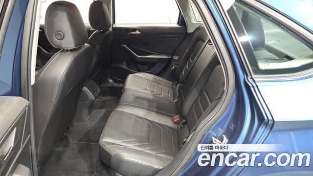 Volkswagen Jetta 2021 — ფოტო 12/20
