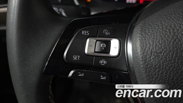 Volkswagen Jetta 2021 — ფოტო 16/20
