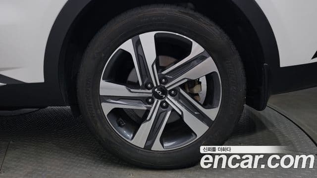 Kia Sorento 2021 — ფოტო 21/33