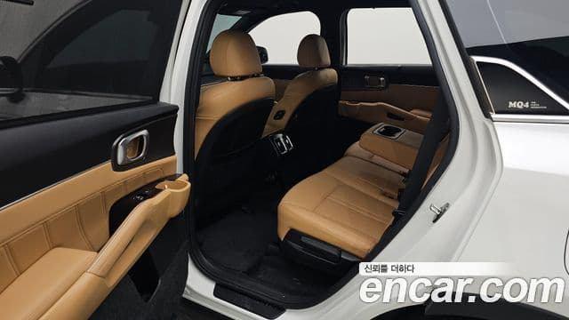 Kia Sorento 2021 — ფოტო 19/33