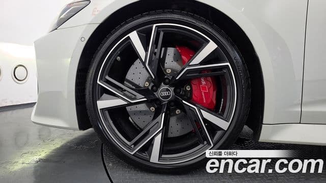 Audi RS6 2021 — Photo 22/34
