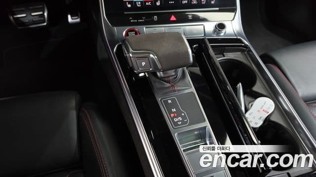 Audi RS6 2021 — Photo 24/34