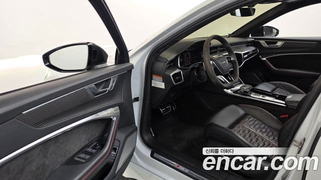 Audi RS6 2021 — Photo 2/34