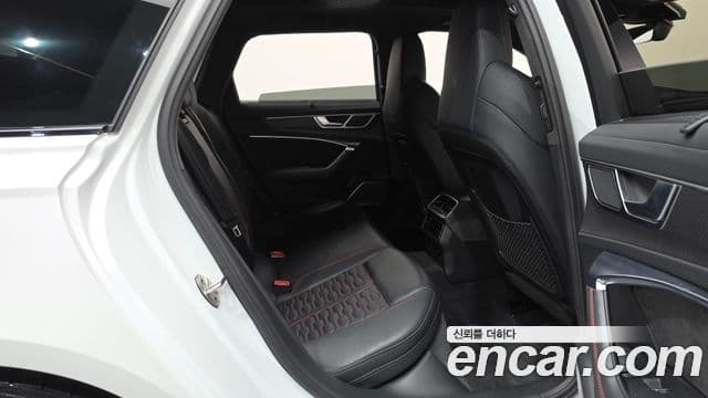 Audi RS6 2021 — Photo 33/34