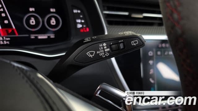 Audi RS6 2021 — Photo 13/34