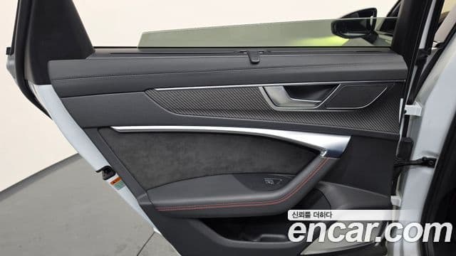 Audi RS6 2021 — Photo 3/34