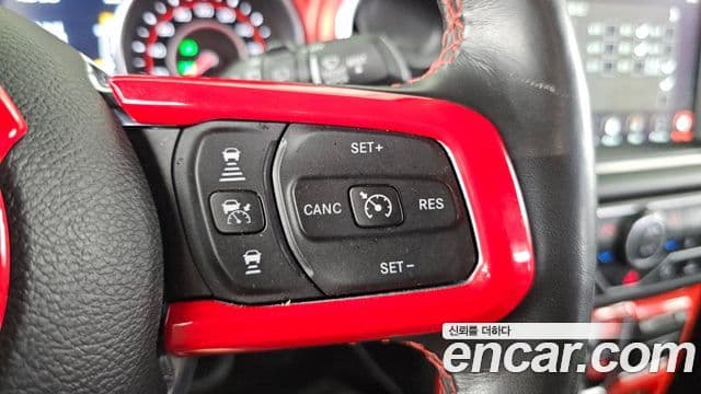 Jeep Wrangler 2021 — Фото 18/20