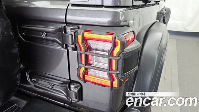 Jeep Wrangler 2021 — Şəkil 12/28