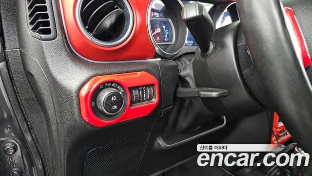 Jeep Wrangler 2021 — Şəkil 25/28