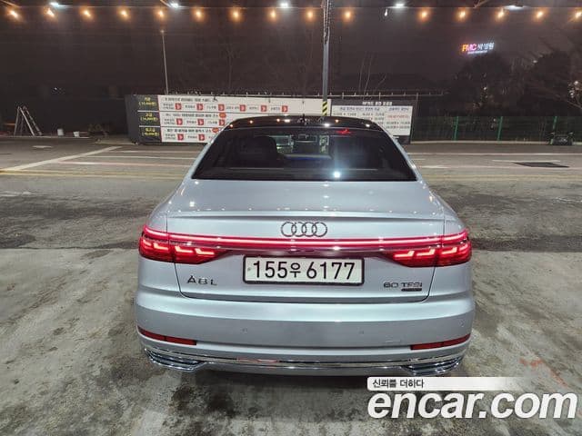 Audi A8 2020 — ფოტო 4/17
