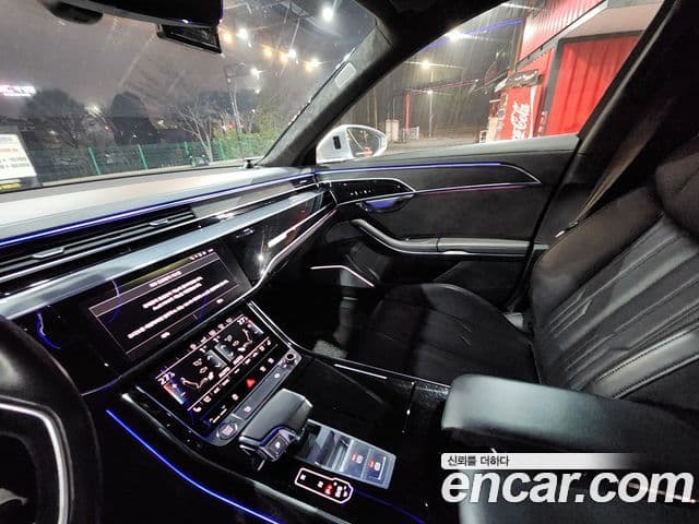 Audi A8 2020 — ფოტო 12/17