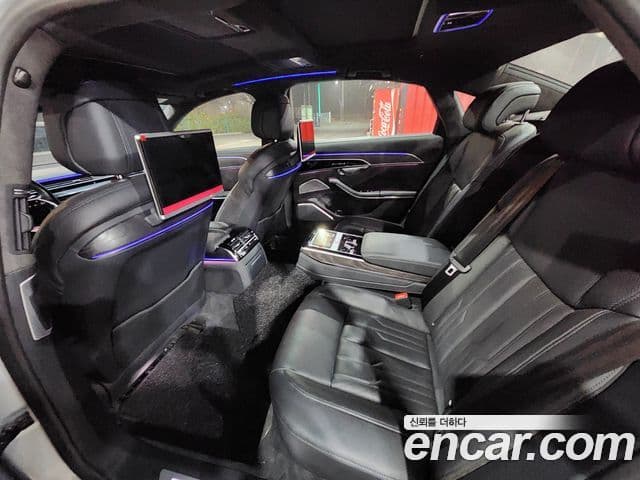 Audi A8 2020 — ფოტო 14/17
