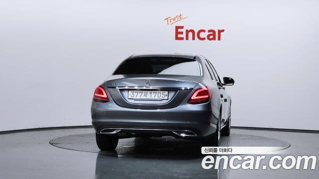 Mercedes-Benz C-Class 2020 — Фото 3/20
