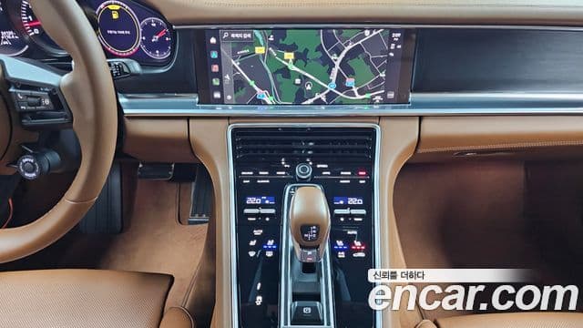 Porsche Panamera 2023 — Photo 12/32