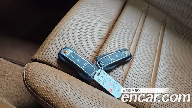 Porsche Panamera 2023 — Photo 18/32