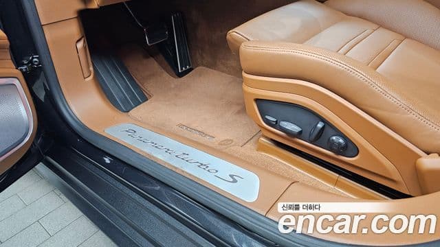 Porsche Panamera 2023 — Photo 28/32