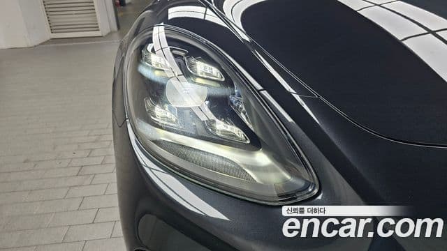 Porsche Panamera 2023 — Photo 14/32