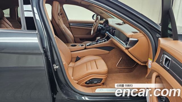 Porsche Panamera 2023 — Photo 22/32