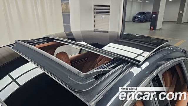 Porsche Panamera 2023 — Photo 32/32
