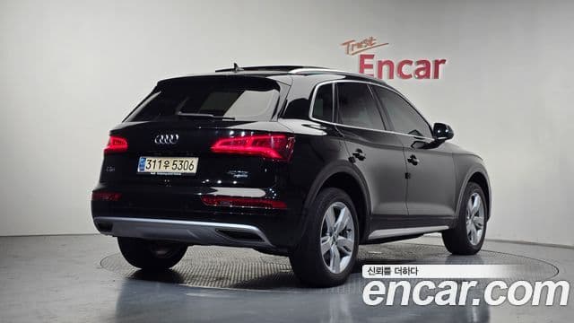 Audi Q5 2020 — Şəkil 2/20