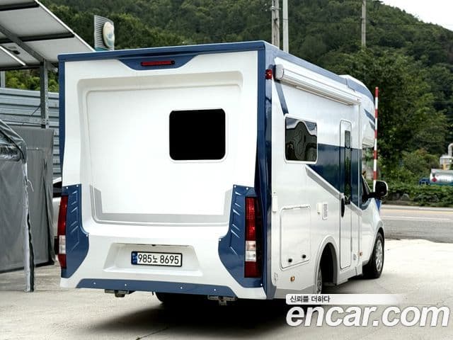 Hyundai Staria 2022 — ფოტო 3/20