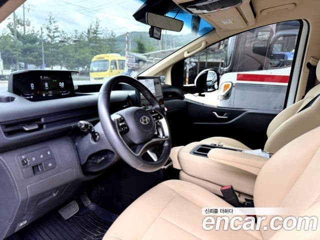 Hyundai Staria 2022 — ფოტო 10/20