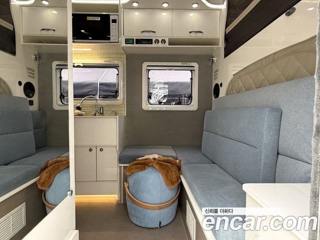 Hyundai Staria 2022 — ფოტო 11/20