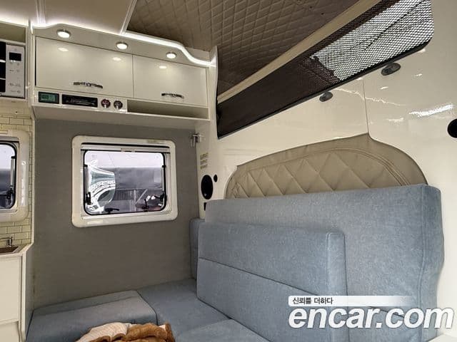 Hyundai Staria 2022 — ფოტო 17/20