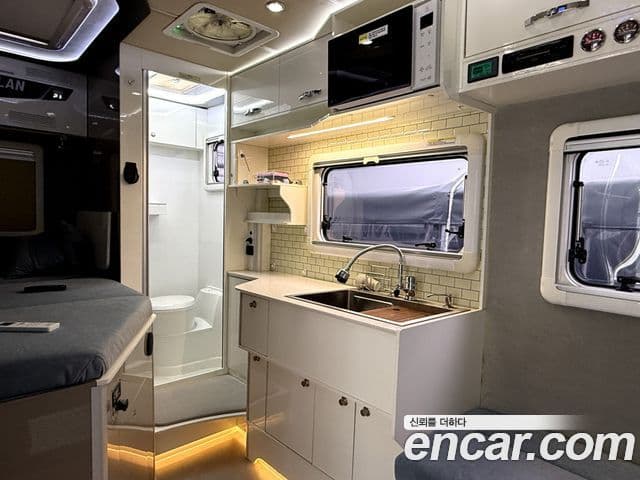 Hyundai Staria 2022 — ფოტო 18/20
