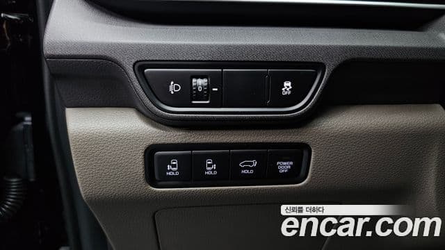 Kia Carnival 2024 — ფოტო 13/20