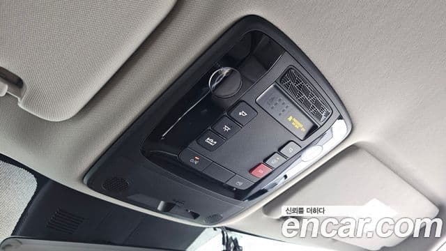 Kia Carnival 2024 — ფოტო 17/20
