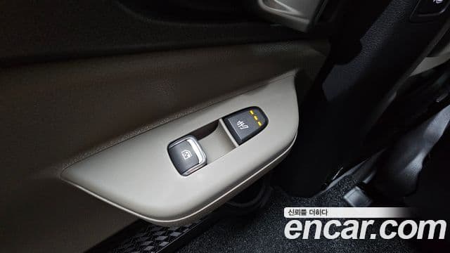 Kia Carnival 2024 — ფოტო 19/20