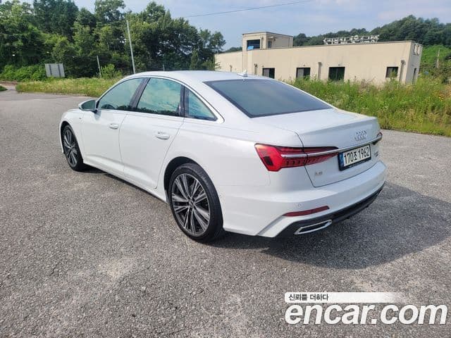 Audi A6 2022 — ფოტო 6/20