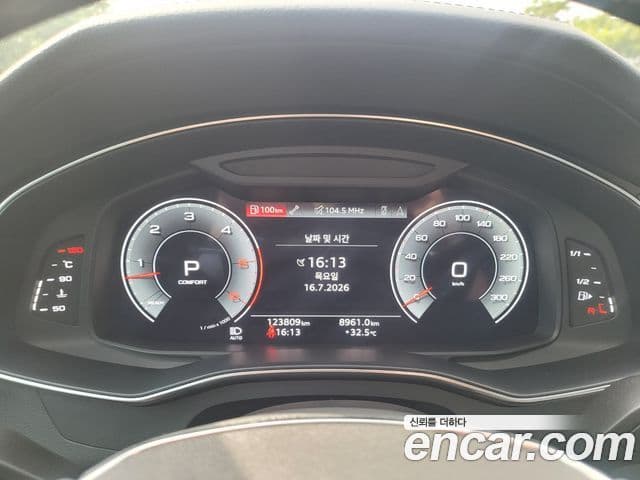 Audi A6 2022 — ფოტო 8/20