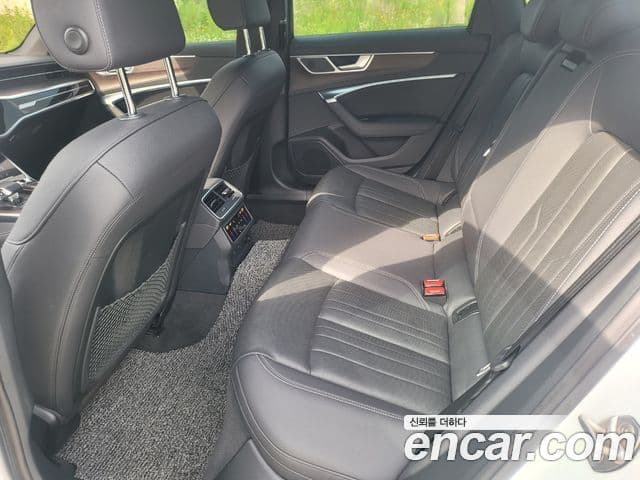 Audi A6 2022 — ფოტო 13/20