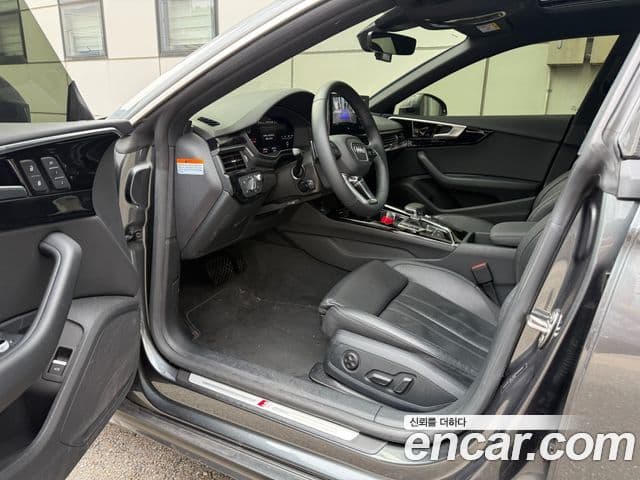 Audi A5 2022 — ფოტო 7/17