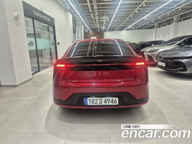 Toyota Prius 2024 — Şəkil 3/18