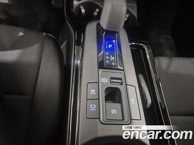 Toyota Prius 2024 — Şəkil 8/18