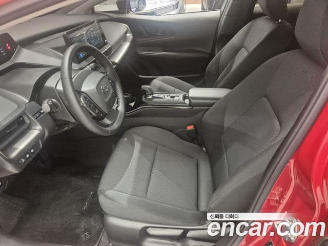 Toyota Prius 2024 — Şəkil 9/18