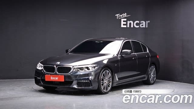 BMW 5 Series 2019 — ფოტო 20/20