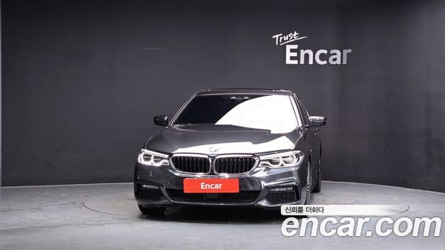 BMW 5 Series 2019 — ფოტო 2/20